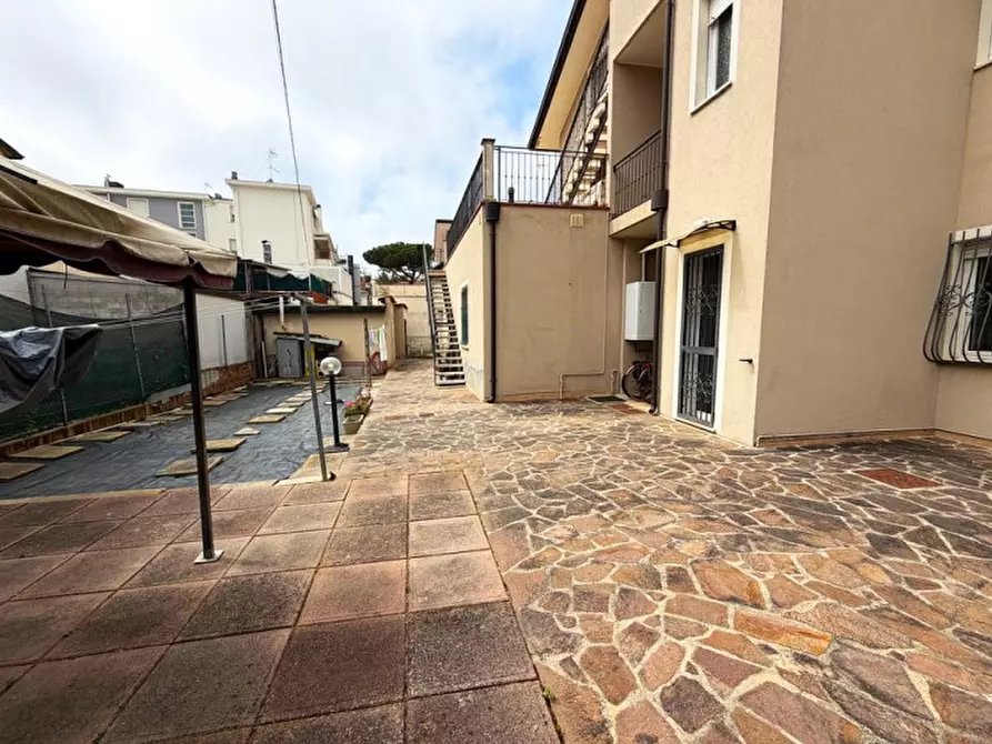 Immagine 12 di Villa in vendita  in viale Lugo a Riccione