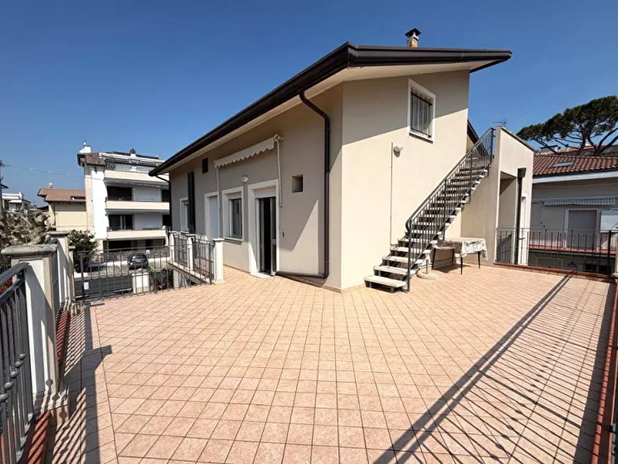 Immagine 29 di Villa in vendita  in viale Lugo a Riccione