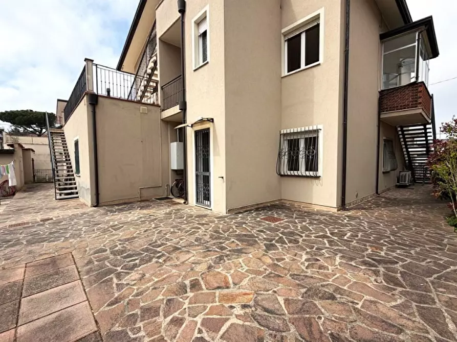 Immagine 39 di Villa in vendita  in viale Lugo a Riccione