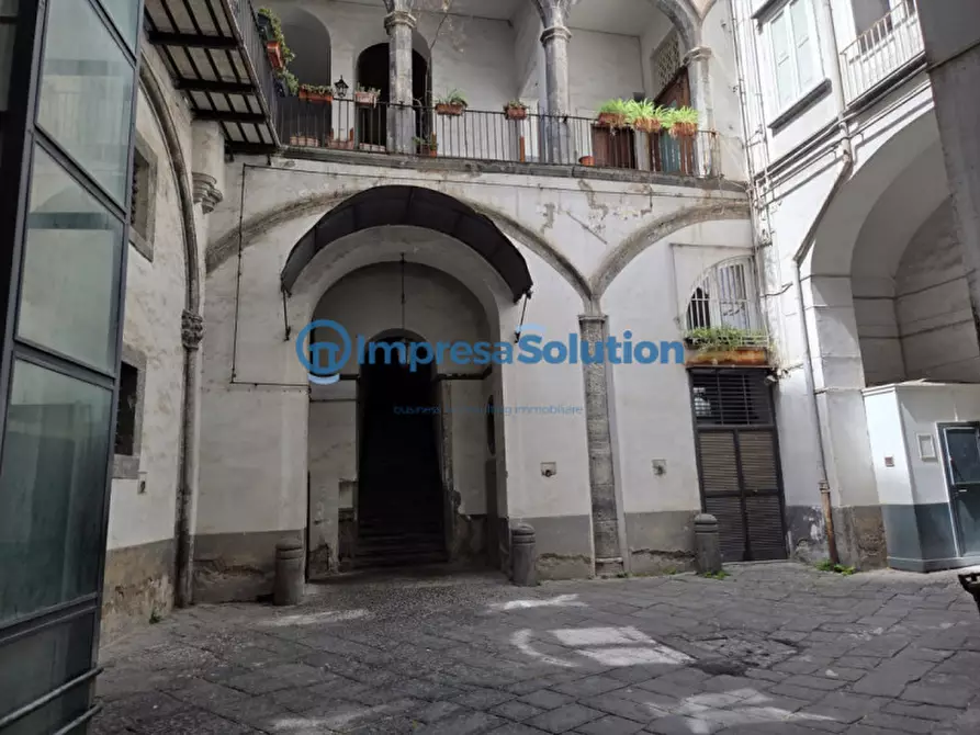 Immagine 3 di Appartamento in vendita  in Piazza San Domenico Maggiore a Napoli