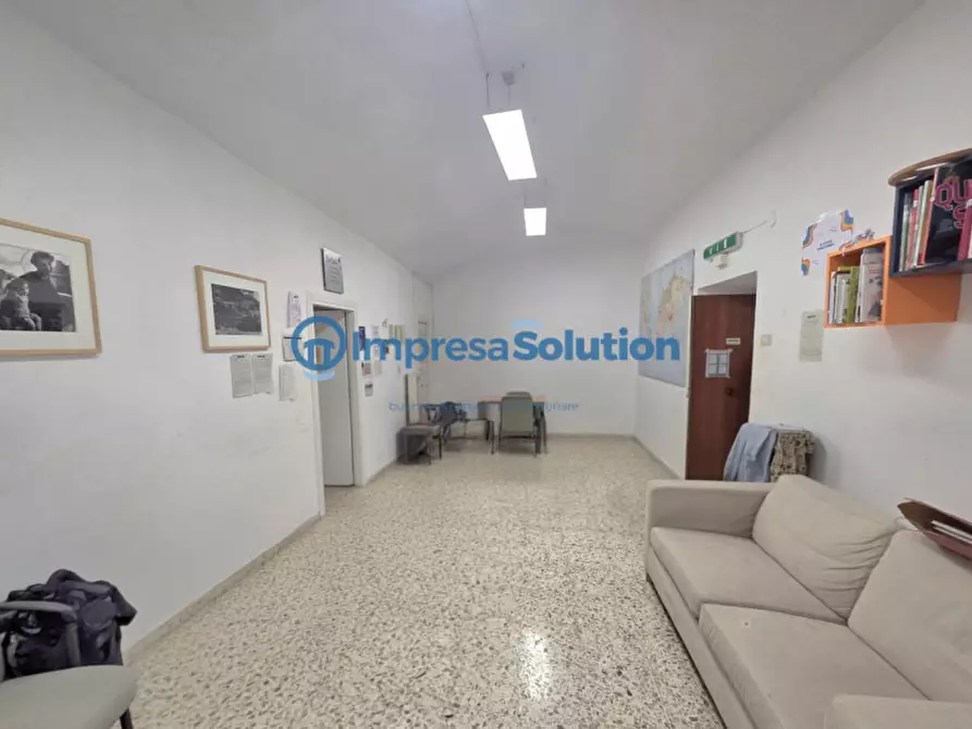 Immagine 11 di Appartamento in vendita  in Piazza San Domenico Maggiore a Napoli