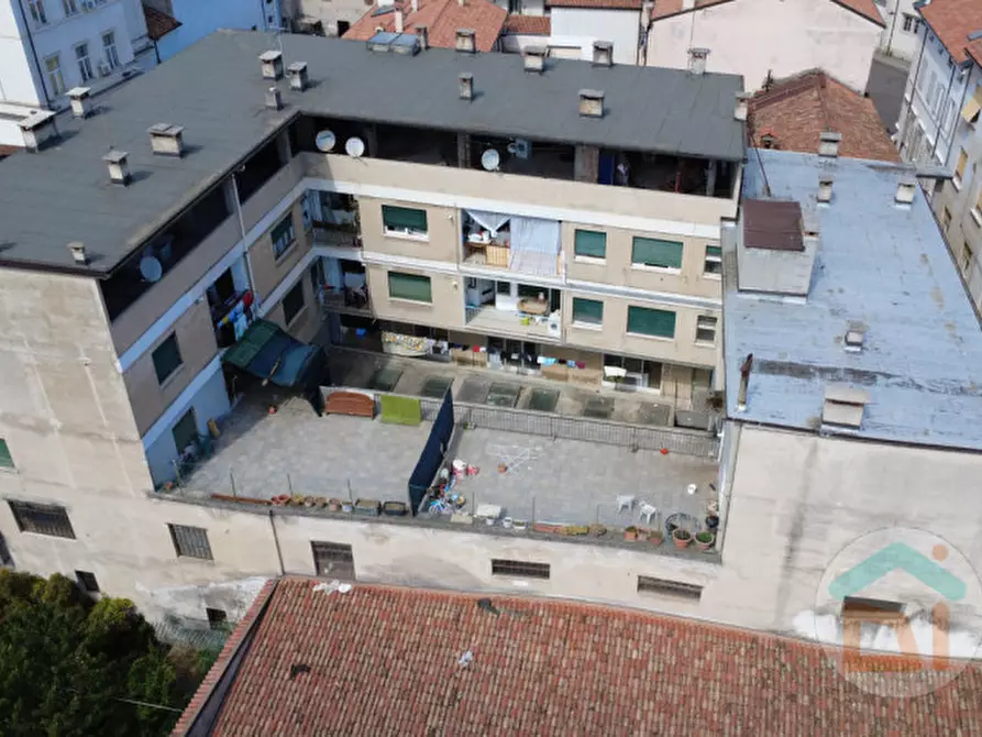 Immagine 1 di Palazzo in vendita  in Via Bellinzona a Gorizia