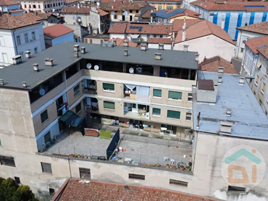 Immagine 16 di Palazzo in vendita  in Via Bellinzona a Gorizia