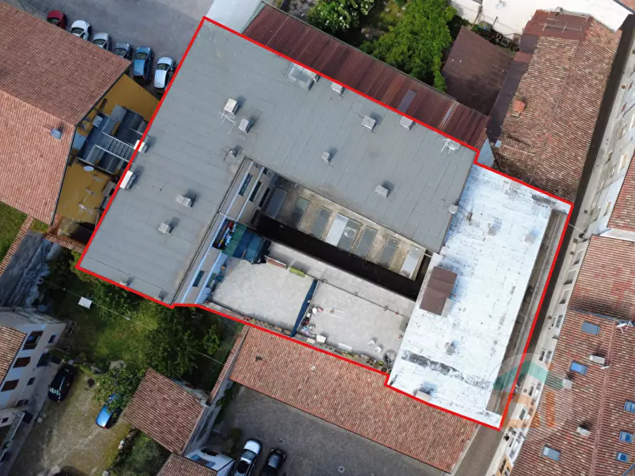 Immagine 17 di Palazzo in vendita  in Via Bellinzona a Gorizia