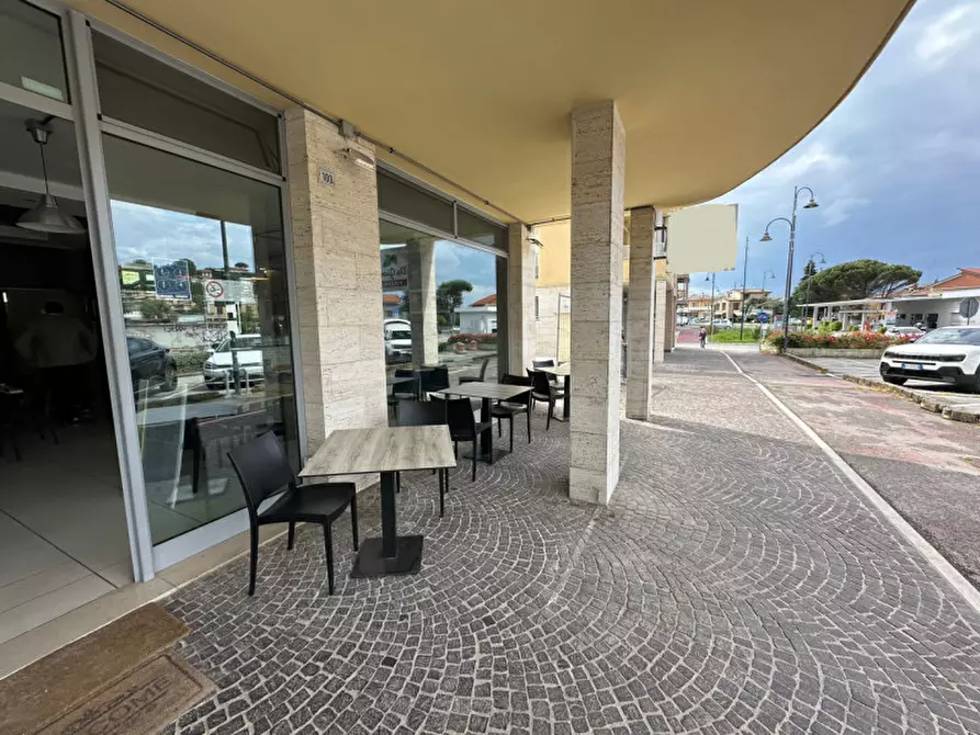 Immagine 7 di Attività commerciale in vendita  in Via Romagna 100 a Gabicce Mare