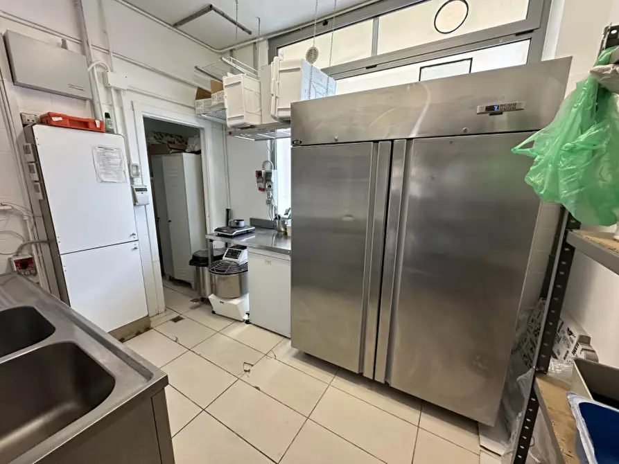 Immagine 17 di Attività commerciale in vendita  in Via Romagna 100 a Gabicce Mare