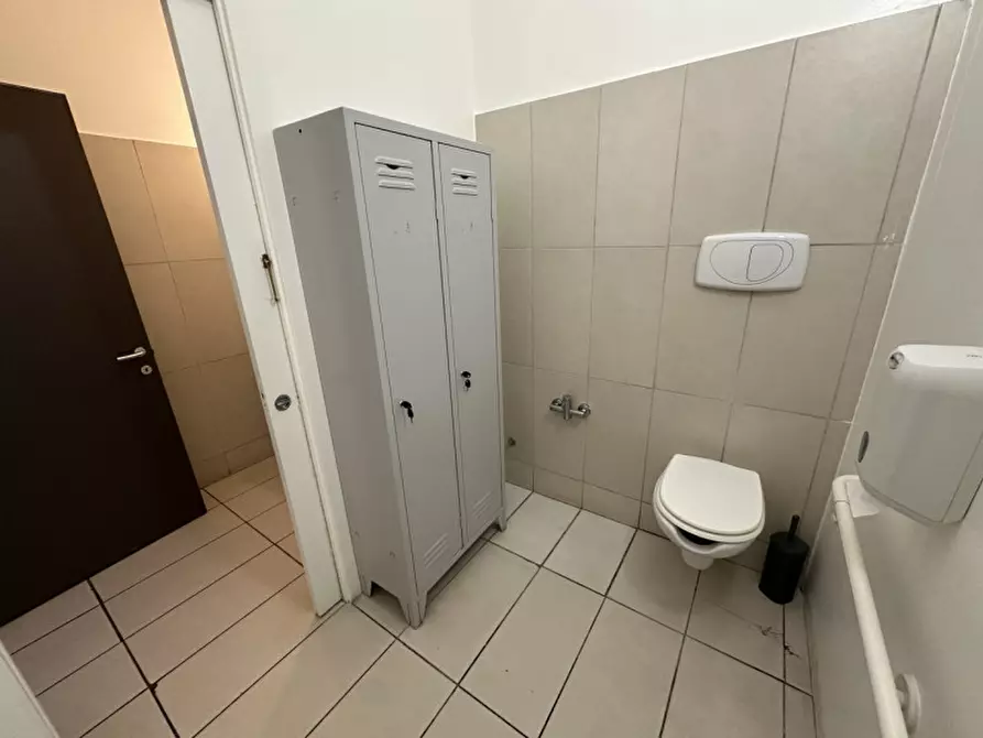 Immagine 23 di Attività commerciale in vendita  in Via Romagna 100 a Gabicce Mare