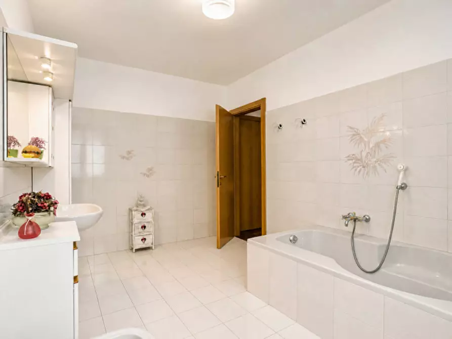 Immagine 53 di Villa in vendita  in via Fermi 2  Chignolo D'Isola a Chignolo D'isola