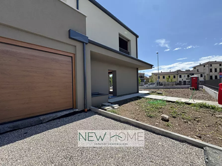 Immagine 1 di Casa bifamiliare in vendita  in via san giovanni luaptoto a Verona