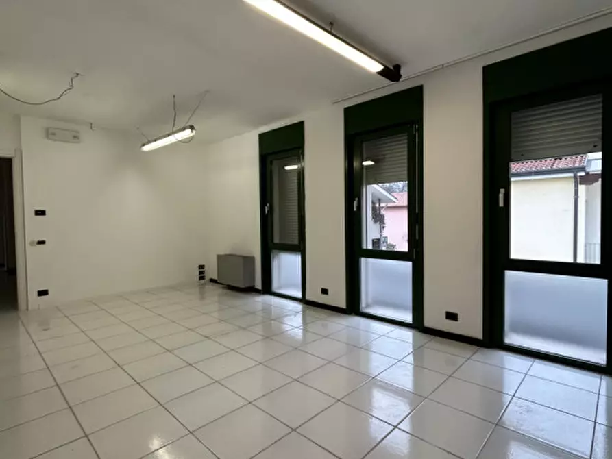 Immagine 2 di Ufficio in affitto  a Noale