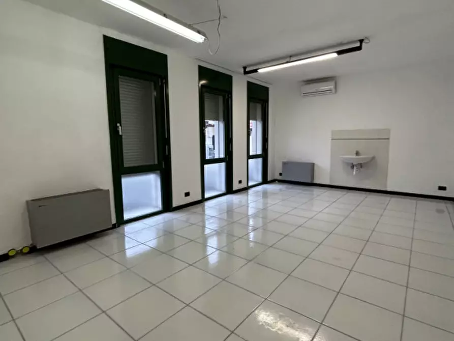 Immagine 3 di Ufficio in affitto  a Noale