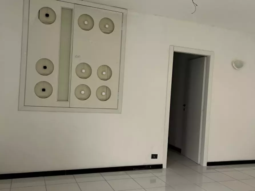 Immagine 8 di Ufficio in affitto  a Noale