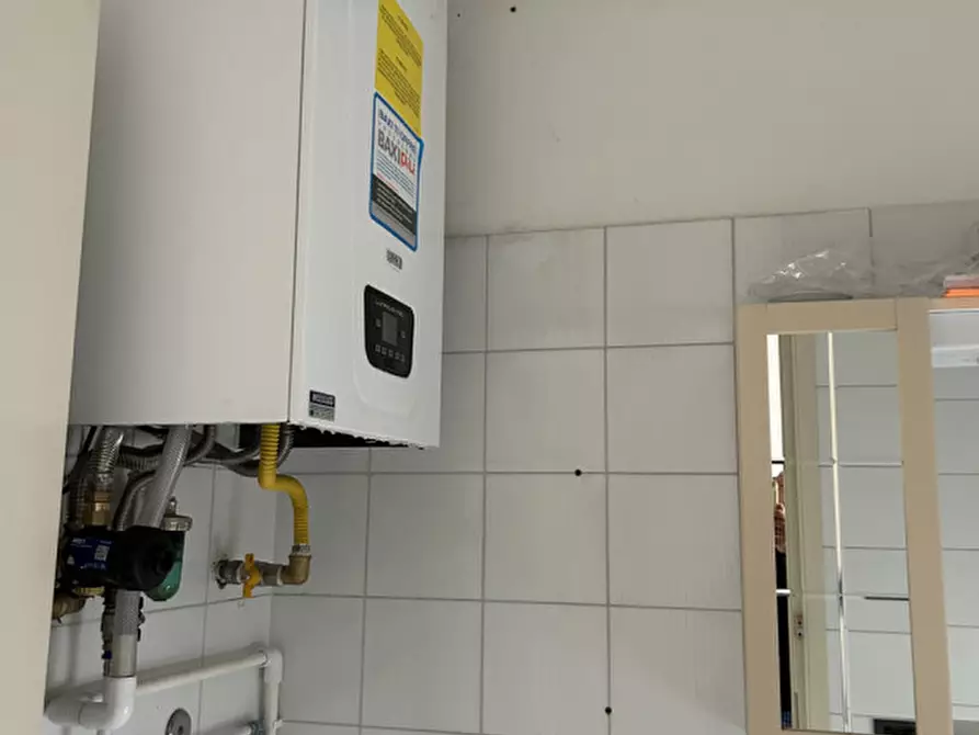 Immagine 13 di Ufficio in affitto  a Noale