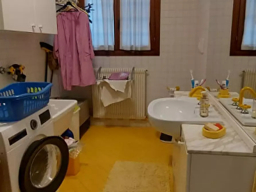 Immagine 16 di Casa bifamiliare in vendita  a Castelfranco Veneto