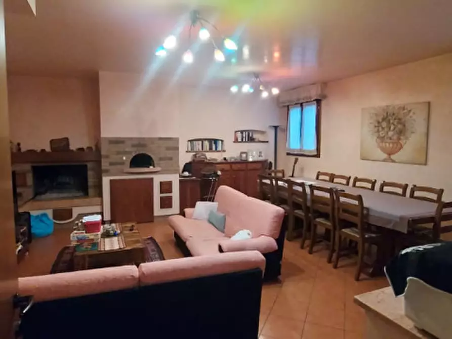 Immagine 19 di Casa bifamiliare in vendita  a Castelfranco Veneto