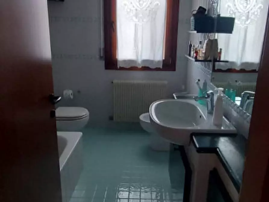 Immagine 24 di Casa bifamiliare in vendita  a Castelfranco Veneto