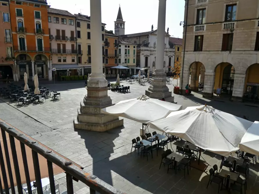Immagine 3 di Negozio in affitto  in Piazza dei Signori a Vicenza