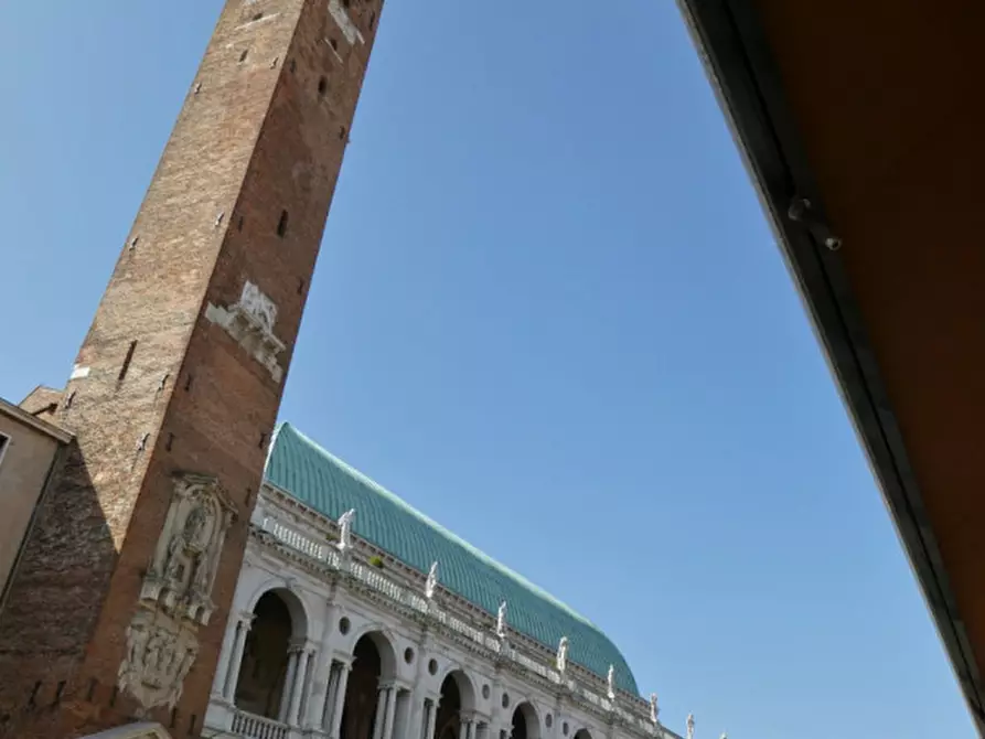 Immagine 5 di Negozio in affitto  in Piazza dei Signori a Vicenza