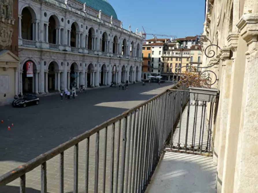Immagine 6 di Negozio in affitto  in Piazza dei Signori a Vicenza