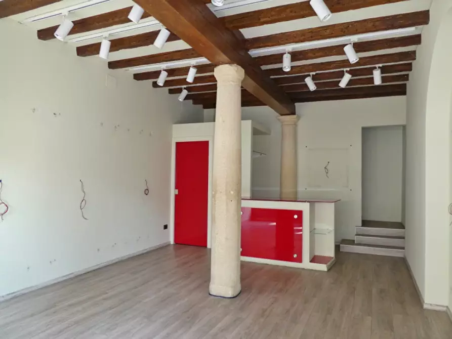 Immagine 7 di Negozio in affitto  in Piazza dei Signori a Vicenza