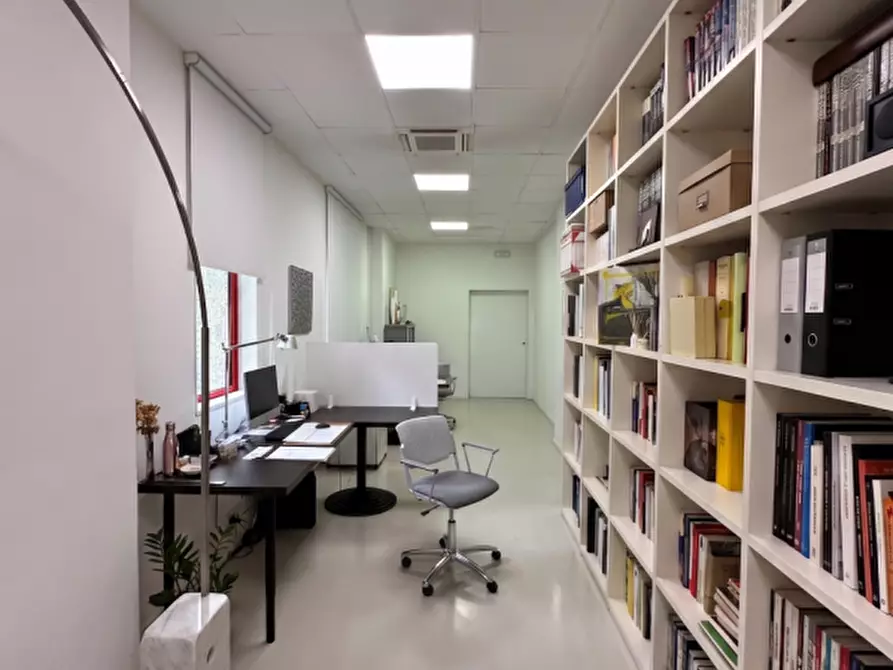 Immagine 2 di Negozio in vendita  in VIA ROMA a Quarto D'altino