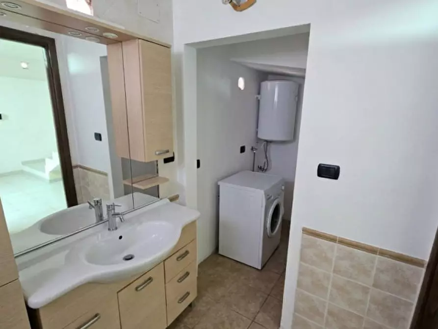 Immagine 5 di Negozio in vendita  in Via Sassari, 79 a Uri