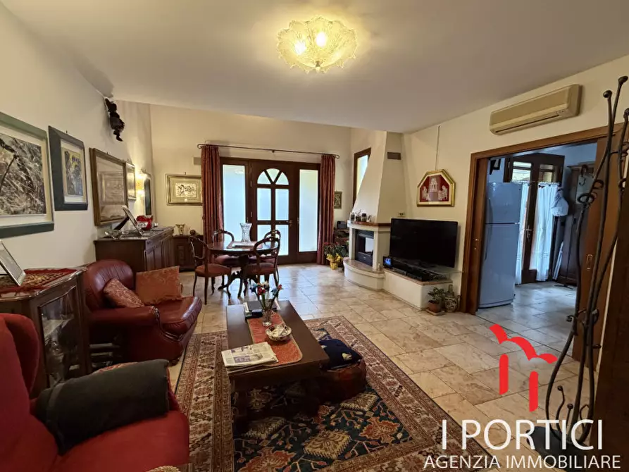 Immagine 4 di Casa bifamiliare in vendita  in Via Tiziano a Scorzè