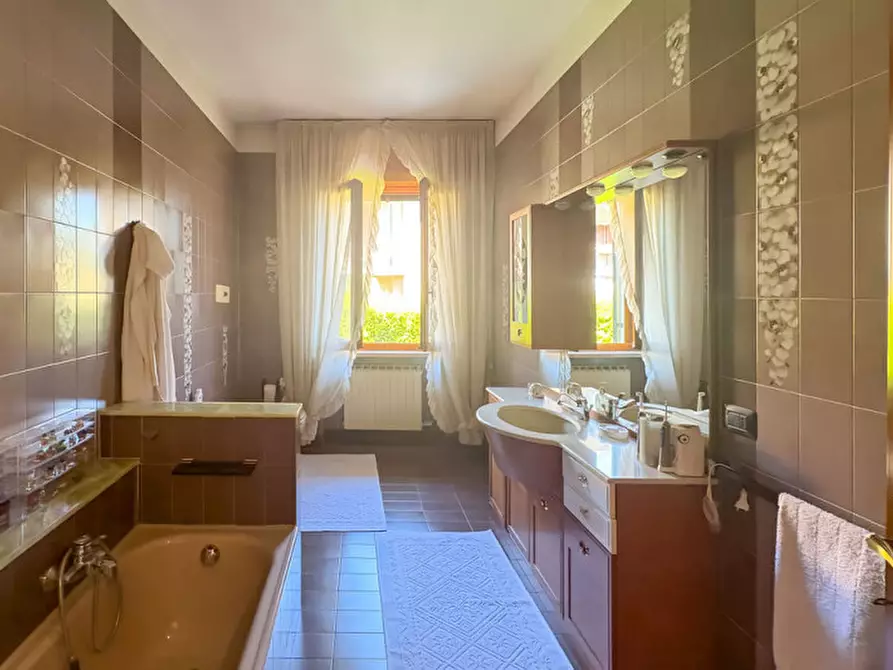 Immagine 10 di Villa in vendita  in VIA VIGASIO a Vigasio