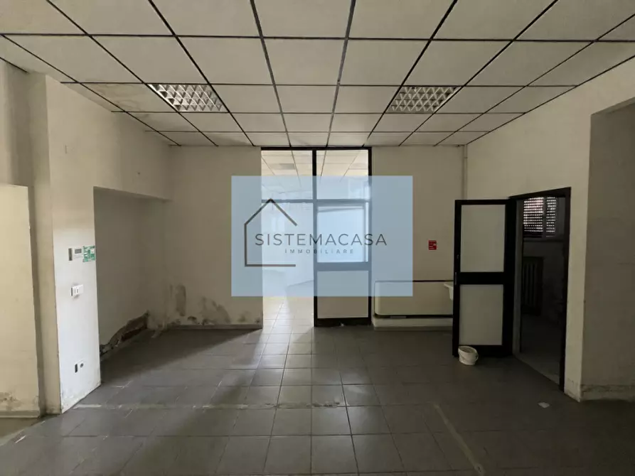 Immagine 7 di Negozio in affitto  in Viale Italia a Forli'