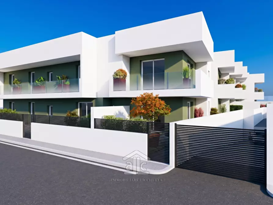 Immagine 2 di Casa bifamiliare in vendita  in Via Giulio Cesare Vanini a Cavallino
