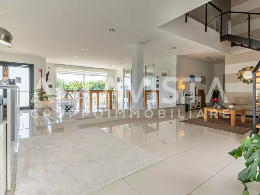 Immagine 25 di Agriturismo in vendita  in Via Bettola a Lonato del Garda
