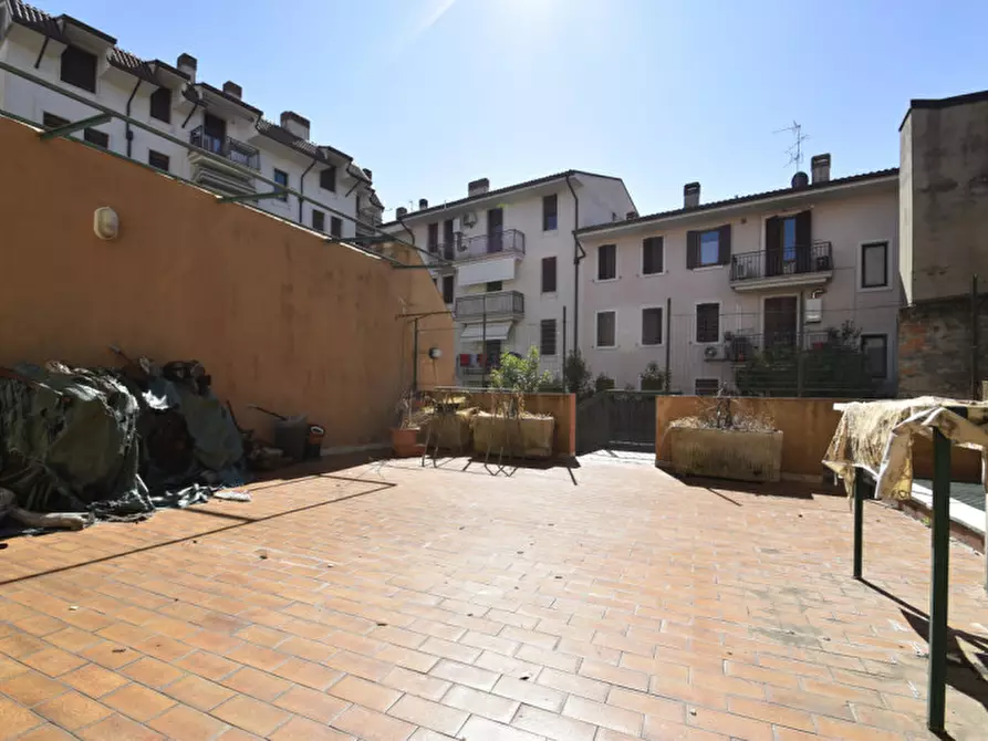 Immagine 8 di Palazzo in vendita  in via mazzini a Bussolengo