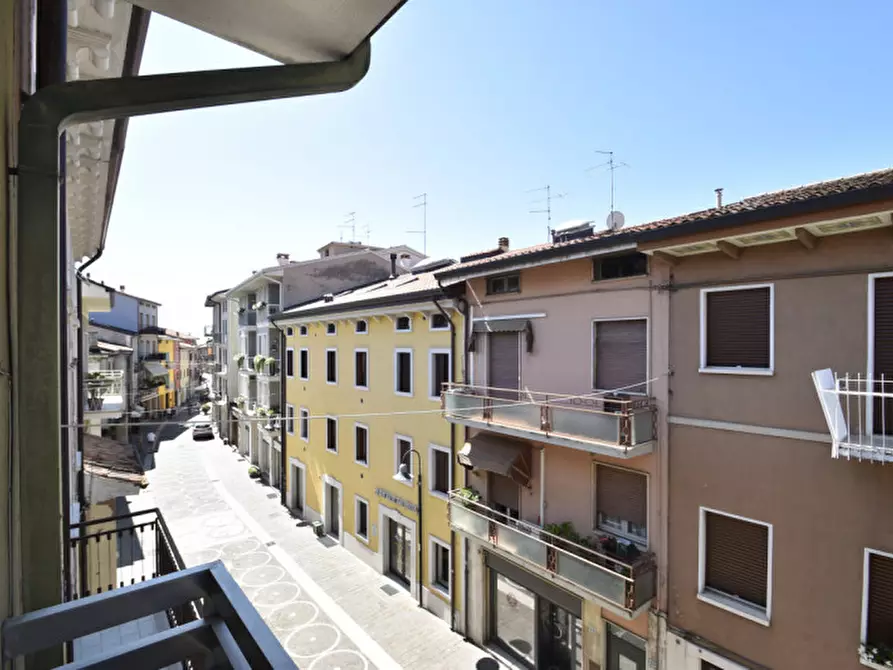 Immagine 12 di Palazzo in vendita  in via mazzini a Bussolengo