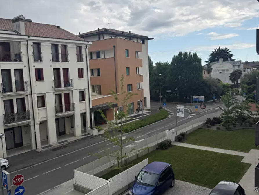 Immagine 15 di Appartamento in vendita  a Montebelluna