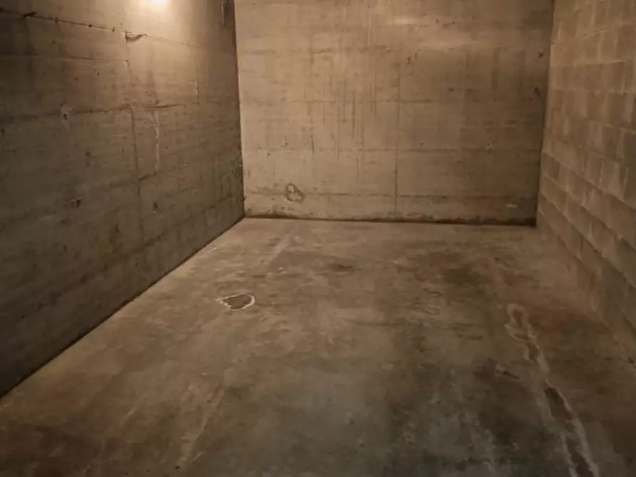Immagine 3 di Garage in vendita  in Via Orba 20 a Casale Monferrato