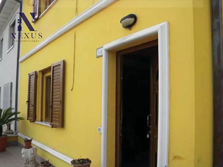 Immagine 24 di Villetta a schiera in vendita  in Via Flaminia 154 a Fano