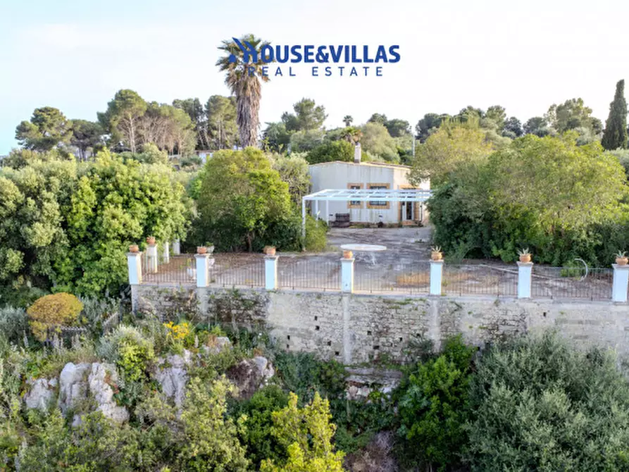 Immagine 4 di Villa in vendita  in Strada provinciale Cugni-Stallaini-Canzeria-Cassibile a Noto