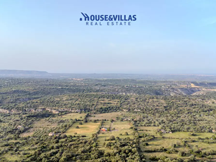 Immagine 8 di Villa in vendita  in Strada provinciale Cugni-Stallaini-Canzeria-Cassibile a Noto
