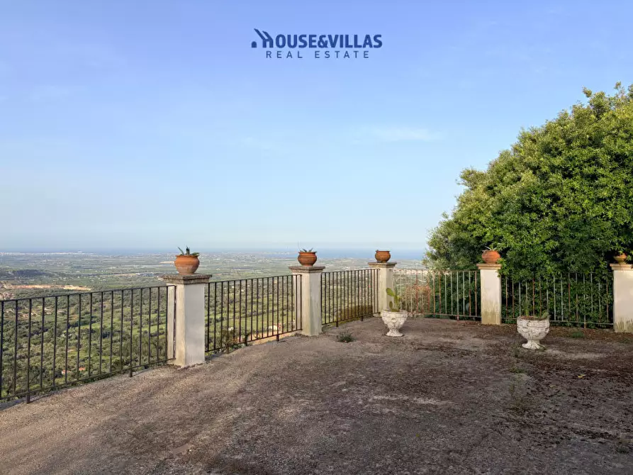 Immagine 10 di Villa in vendita  in Strada provinciale Cugni-Stallaini-Canzeria-Cassibile a Noto
