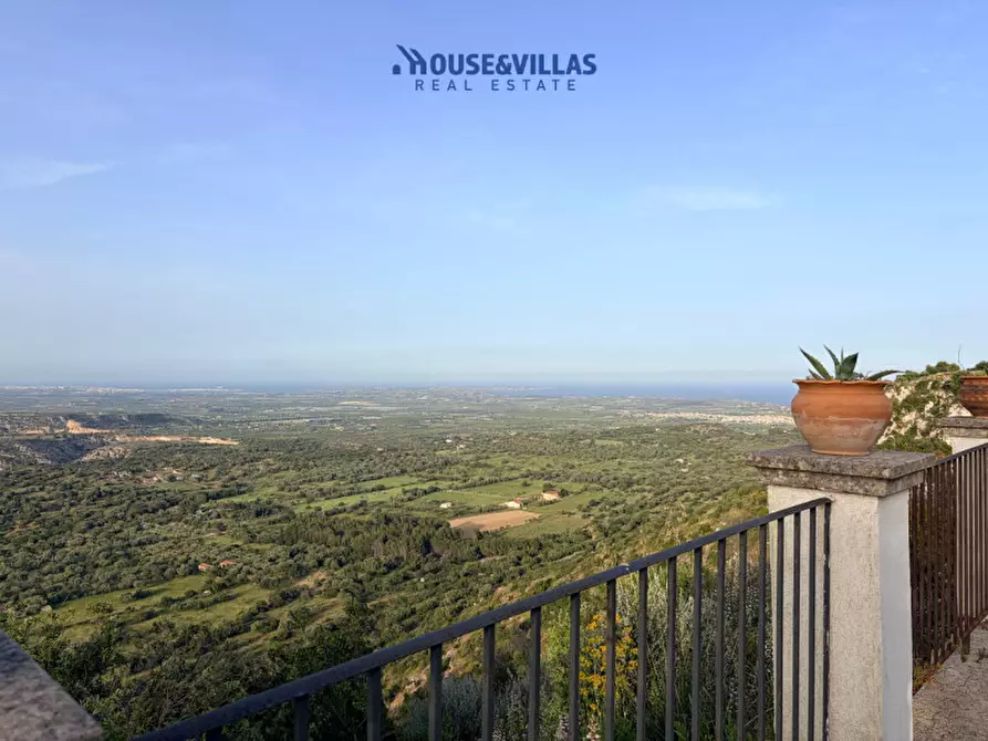 Immagine 11 di Villa in vendita  in Strada provinciale Cugni-Stallaini-Canzeria-Cassibile a Noto