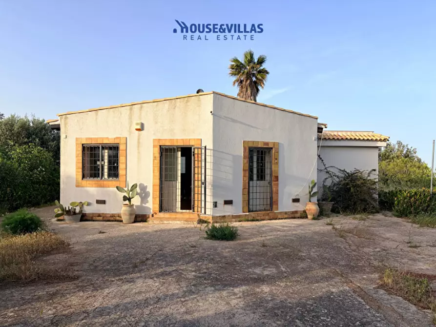 Immagine 15 di Villa in vendita  in Strada provinciale Cugni-Stallaini-Canzeria-Cassibile a Noto