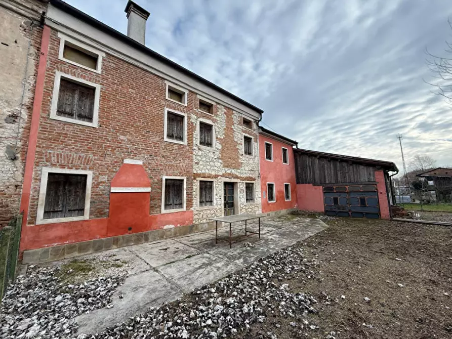 Immagine 1 di Rustico / casale in vendita  in VIA CHIAVICA a Roveredo Di Gua'