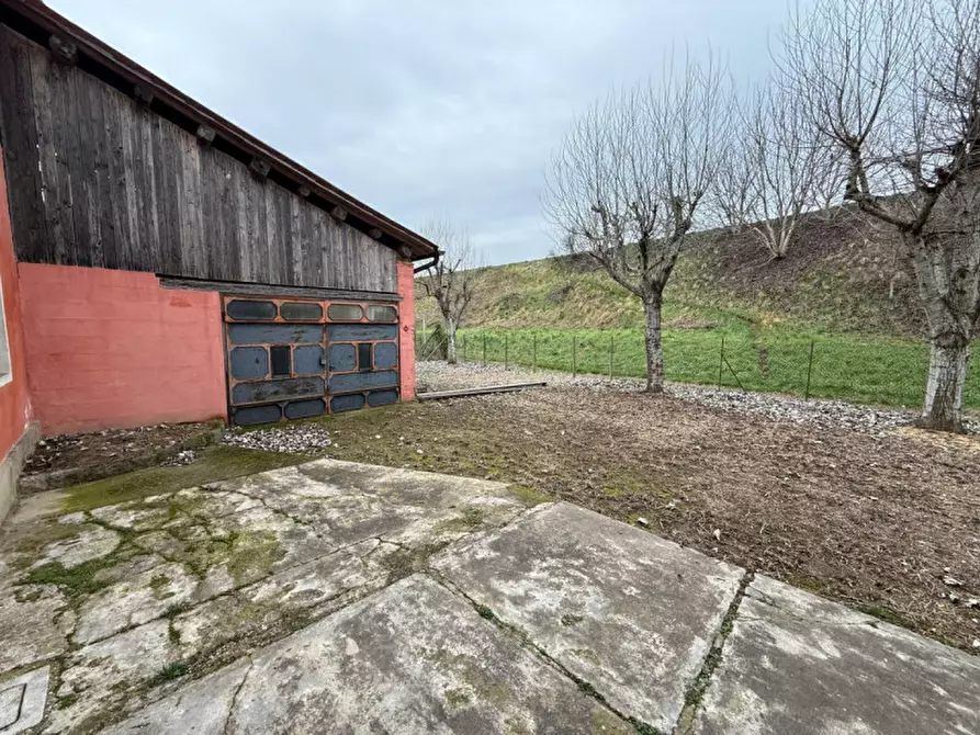 Immagine 6 di Rustico / casale in vendita  in VIA CHIAVICA a Roveredo Di Gua'