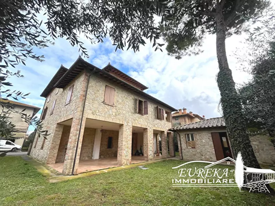 Immagine 2 di Casa indipendente in vendita  in Via Lazio a Castiglione Del Lago