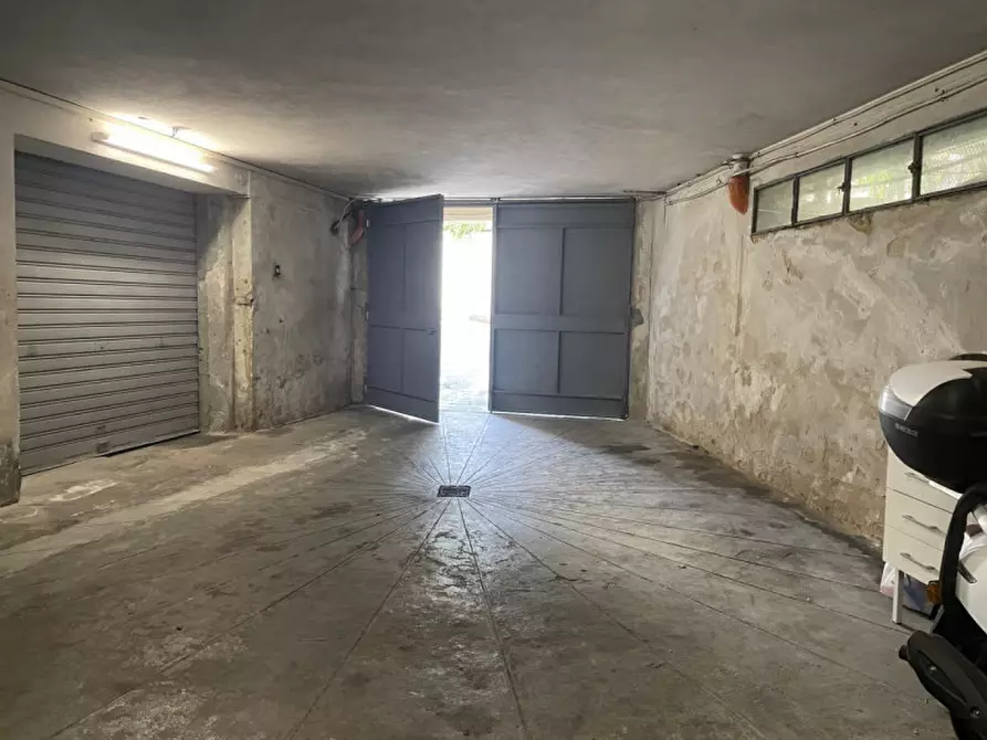 Immagine 4 di Garage in vendita  in Viale delle Magnolie 5 A a Palermo
