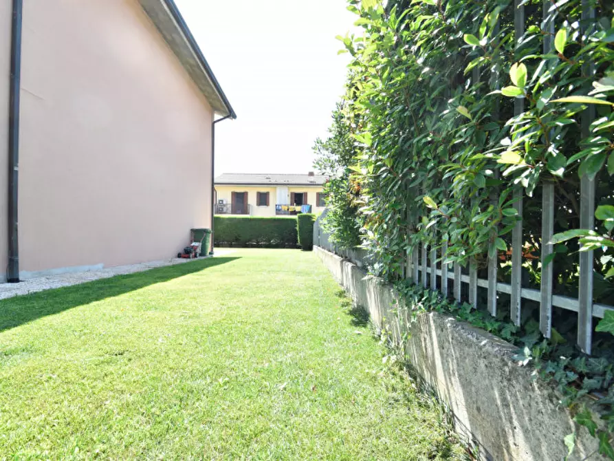 Immagine 3 di Casa bifamiliare in vendita  in via vittorio alfieri 3 a Bussolengo