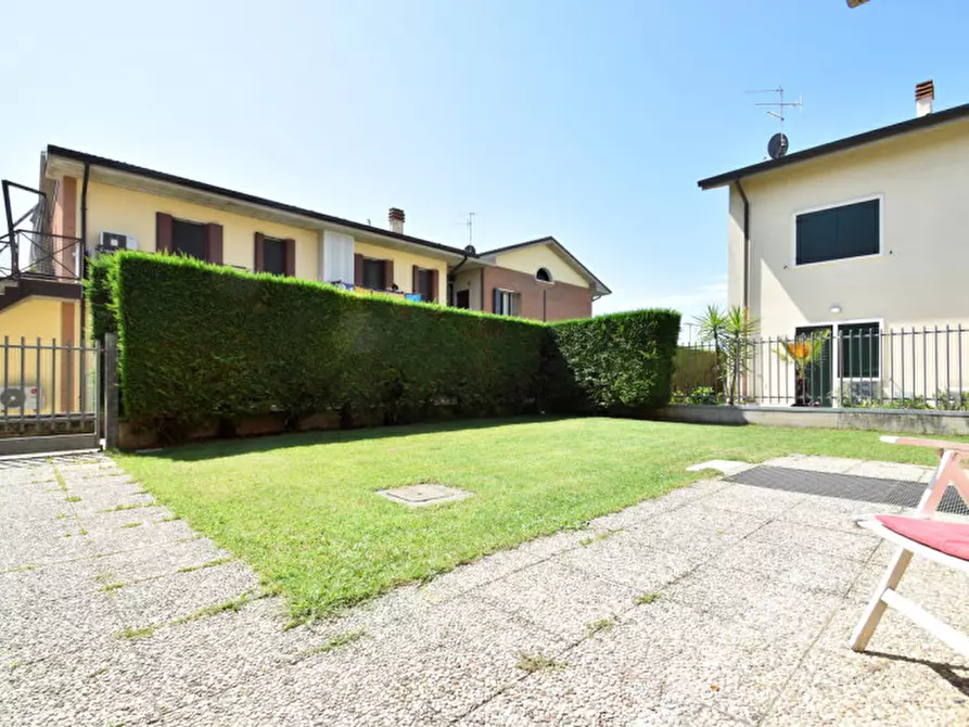 Immagine 7 di Casa bifamiliare in vendita  in via vittorio alfieri 3 a Bussolengo
