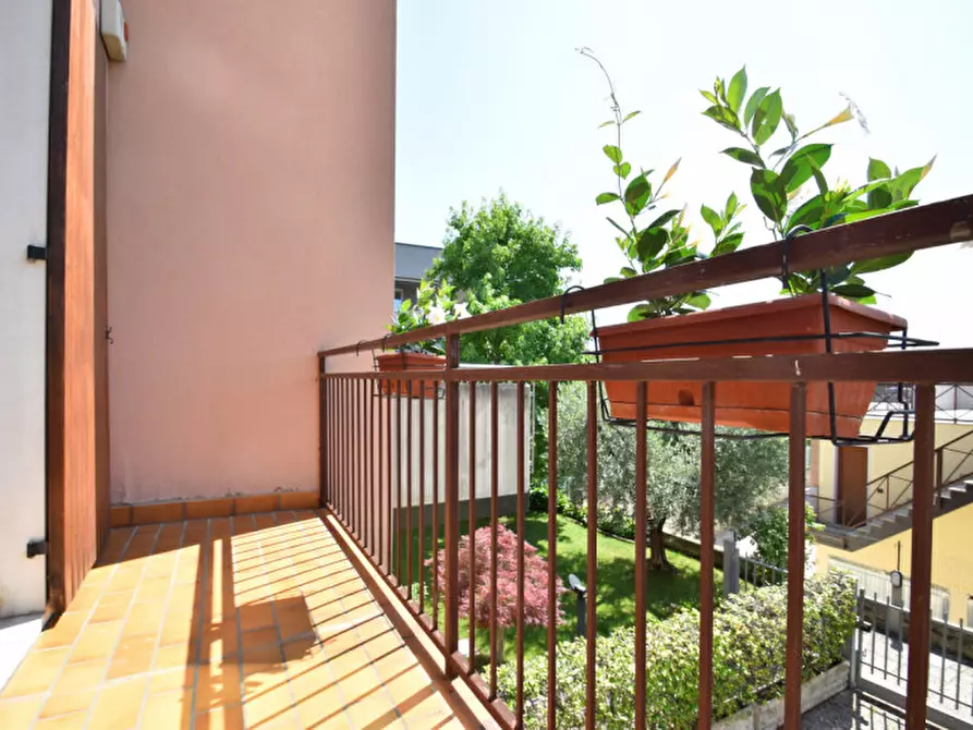 Immagine 25 di Casa bifamiliare in vendita  in via vittorio alfieri 3 a Bussolengo