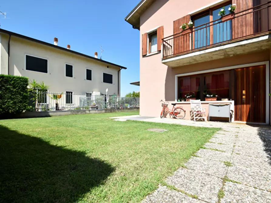 Immagine 50 di Casa bifamiliare in vendita  in via vittorio alfieri 3 a Bussolengo