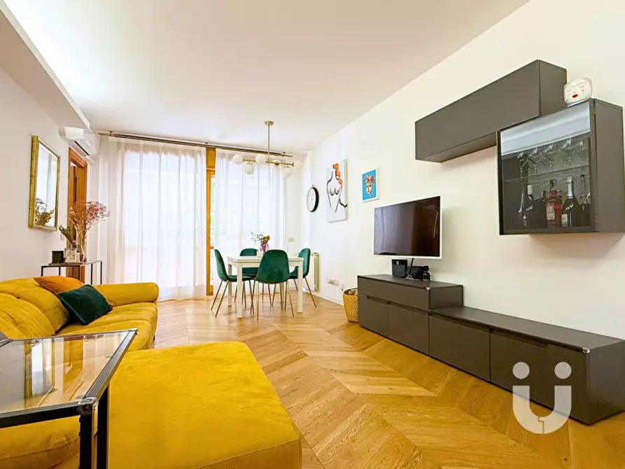 Immagine 3 di Appartamento in vendita  in Viale Città d'Europa a Roma